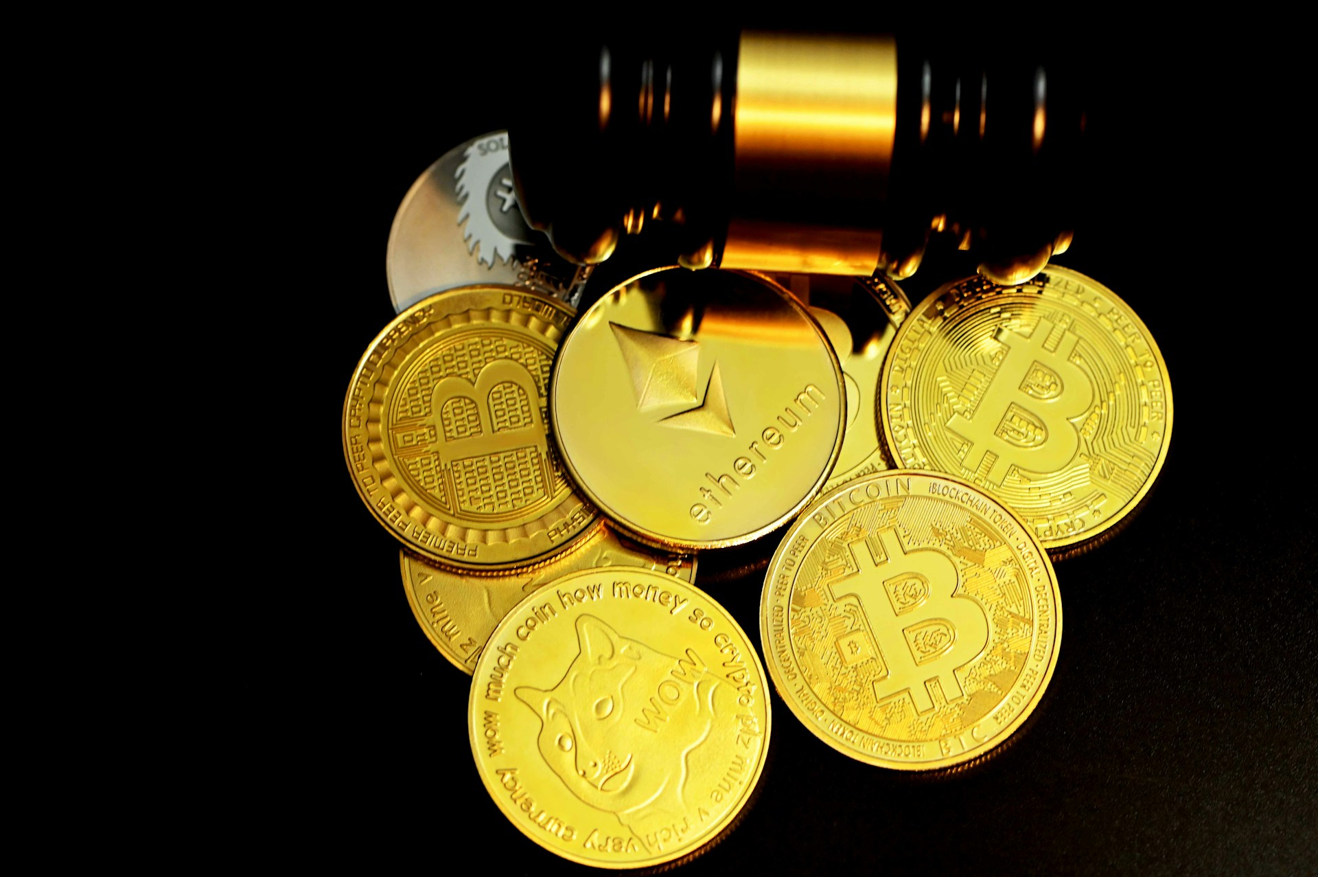 How to Find Crypto Lawyers Who Understand Licensing and Compliance